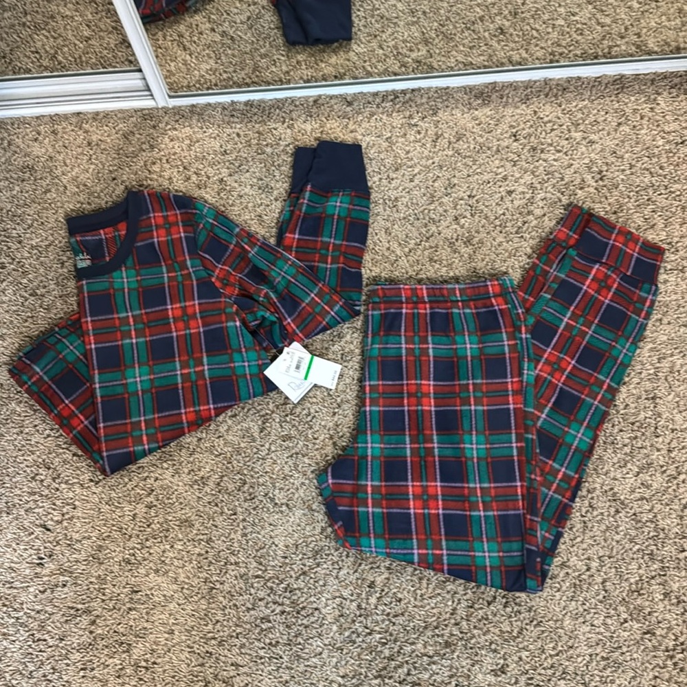 NWT Roudelain Extremely Soft Plaid PJ Set